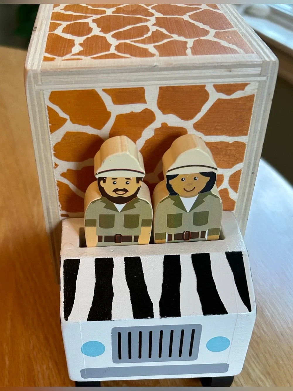 Melissa & Doug Safari Animal Rescue Truck- Shape-Sorting -7 animals, 2 workers